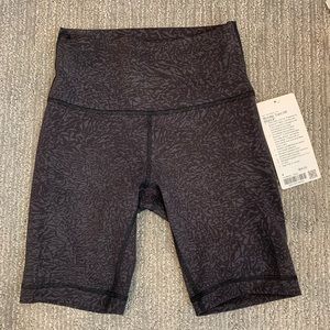 NWT Lululemon Wunder Under High-rise Short size 4